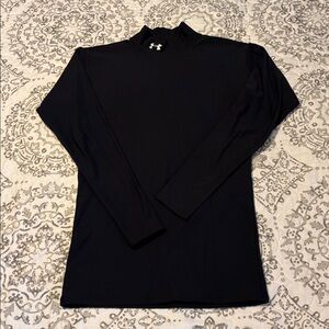 Under armour black cold gear Sz Medium,good condition,Inside tag shows some wear